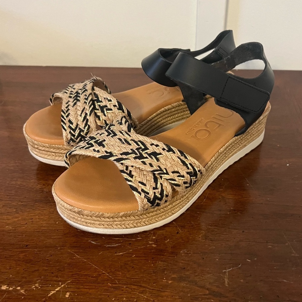 Lunita wedge sandal size 38 (US 8) made in Spain